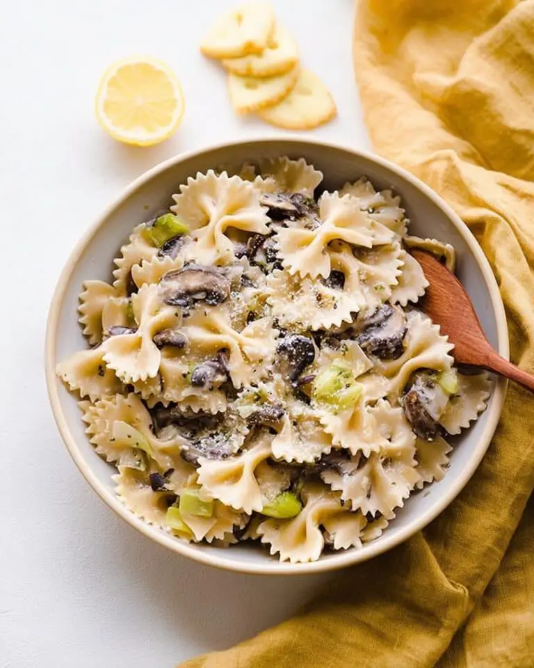 Creamy Bow Tie Pasta with Mushrooms and Leeks Recipe