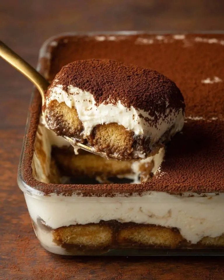 Tiramisu Baked Oats with Creamy Yogurt Layer Recipe