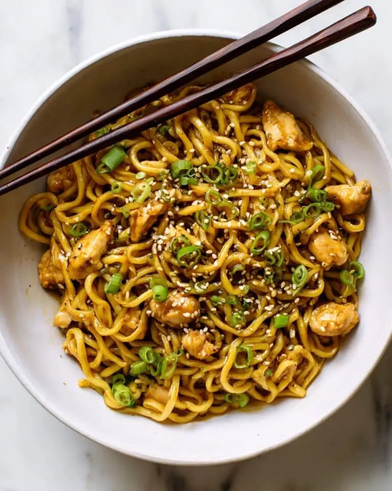 Sticky Garlic Chicken Noodles Recipe