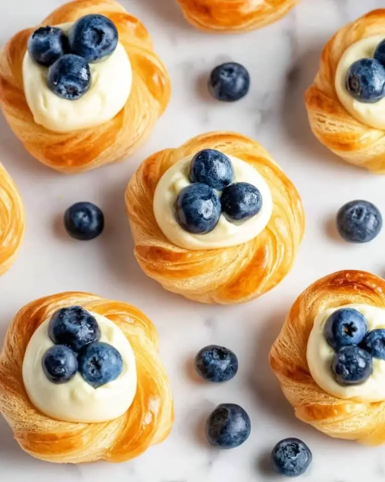 Blueberry Pastry Rings with Vanilla Cream Recipe